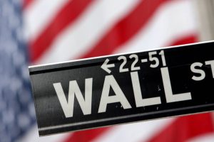 Die Wall Street öffnet tiefer, da die Anleger die BIP-Daten bewerten